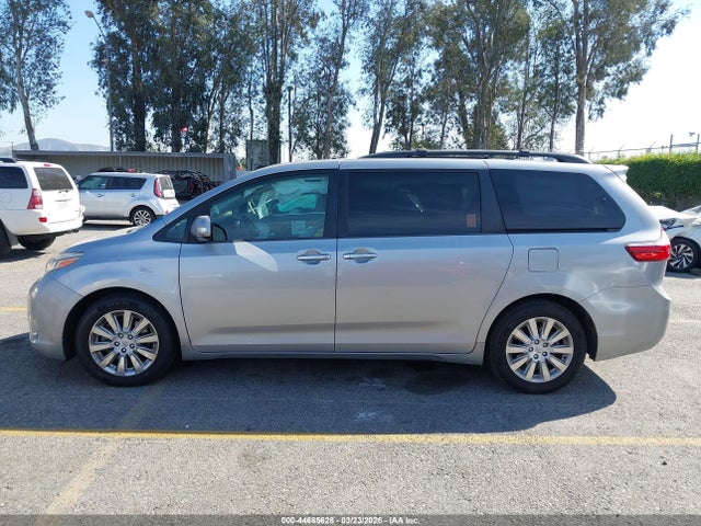 5TDYK3DC9FS570510 Toyota Sienna Limited 7 Passenger
