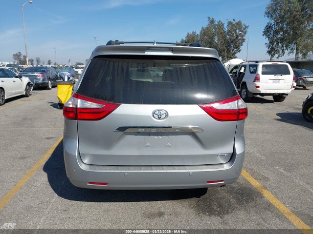5TDYK3DC9FS570510 Toyota Sienna Limited 7 Passenger