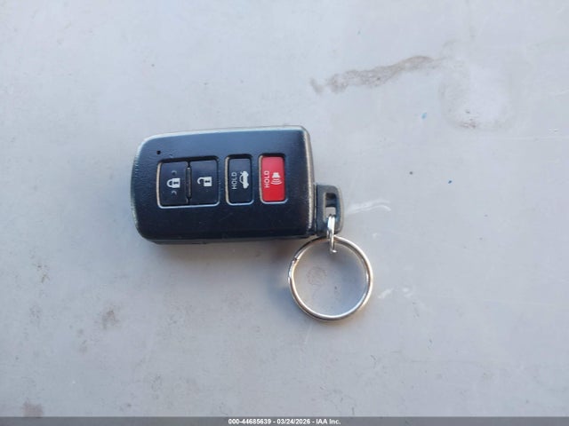 5YFBURHE0JP846217 Toyota COROLLA LE