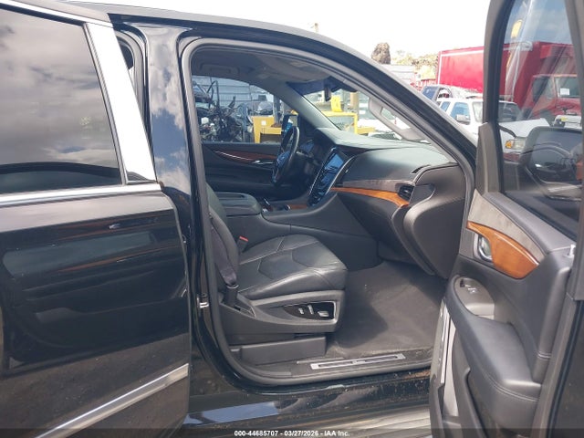 Продажа на аукционе авто 2017 Cadillac Escalade Esv Standard, vin: 1GYS3GKJ6HR160299, номер лота: 44685707