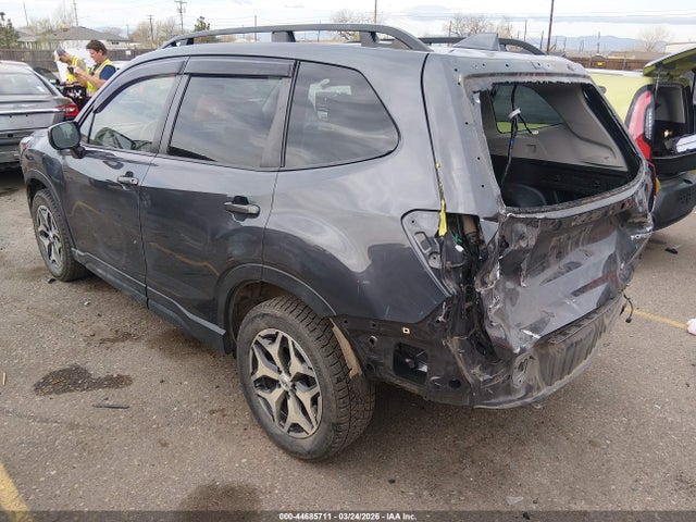 Продаж на аукціоні авто 2022 Subaru Forester Premium, vin: JF2SKAEC0NH506711, номер лоту: 44685711