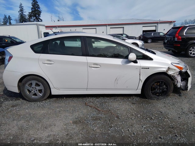 Toyota Prius Two 2015 JTDKN3DU3F1928283 Image 13