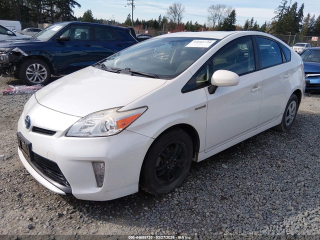 Toyota Prius Two 2015 JTDKN3DU3F1928283 Image 2