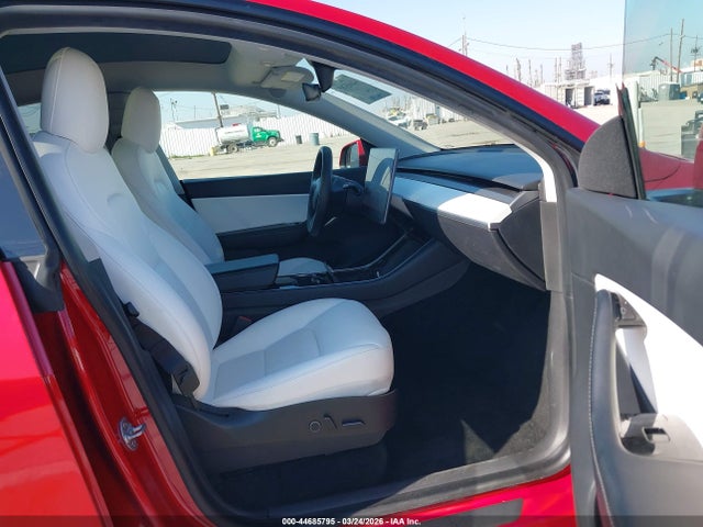 2021 Tesla Model Y Long Range Dual Motor All-wheel Drive მანქანა იყიდება აუქციონზე, vin: 5YJYGDEE7MF099062, აუქციონის ნომერი: 44685795
