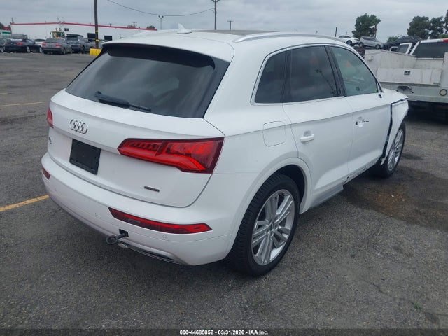 WA1BNAFY0K2087767 Audi Q5 45 Premium