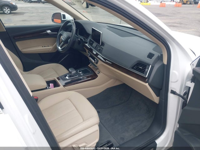 WA1BNAFY0K2087767 Audi Q5 45 Premium