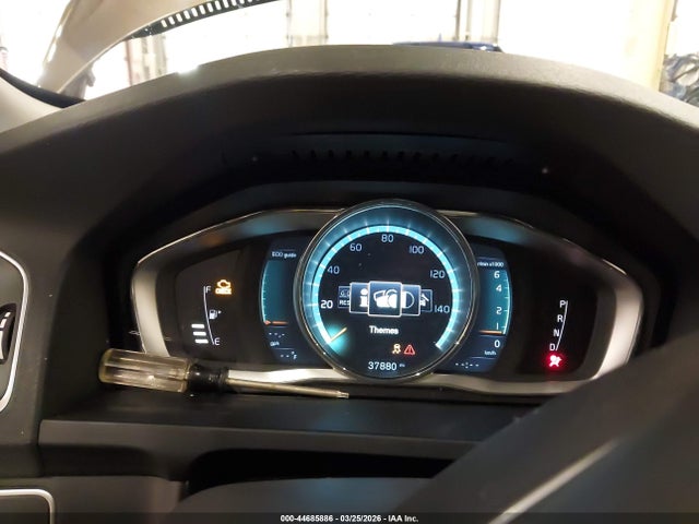 44685886 :رقم المزاد ، YV4612HK1G1006657 vin ، 2016 Volvo V60 Cross Country T5 مزاد بيع