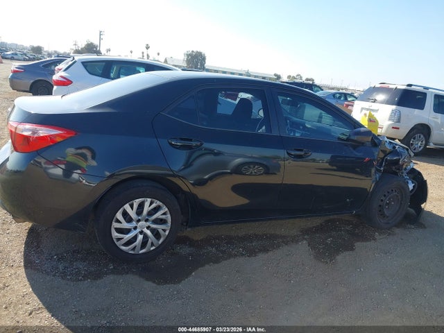 Toyota COROLLA LE 2018 5YFBURHE2JP838927 Image 13