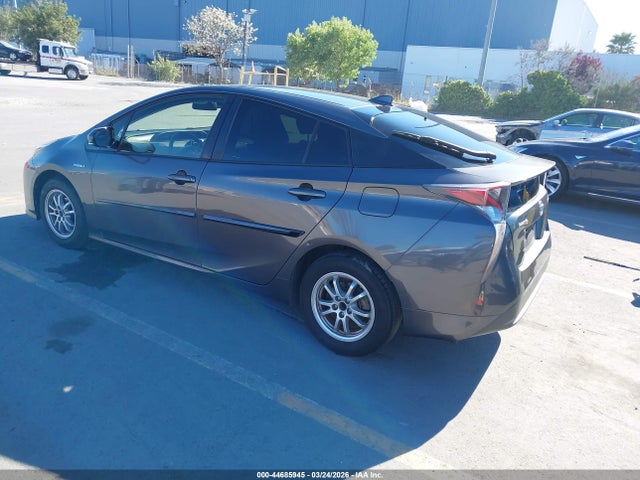 JTDKARFU6G3508583 Toyota Prius Three