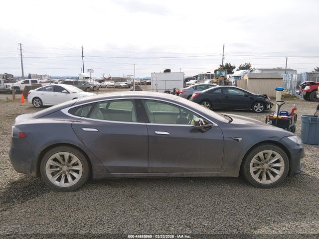 Продаж на аукціоні авто 2019 Tesla Model S 100d/75d/long Range/standard Range, vin: 5YJSA1E28KF304039, номер лоту: 44685989