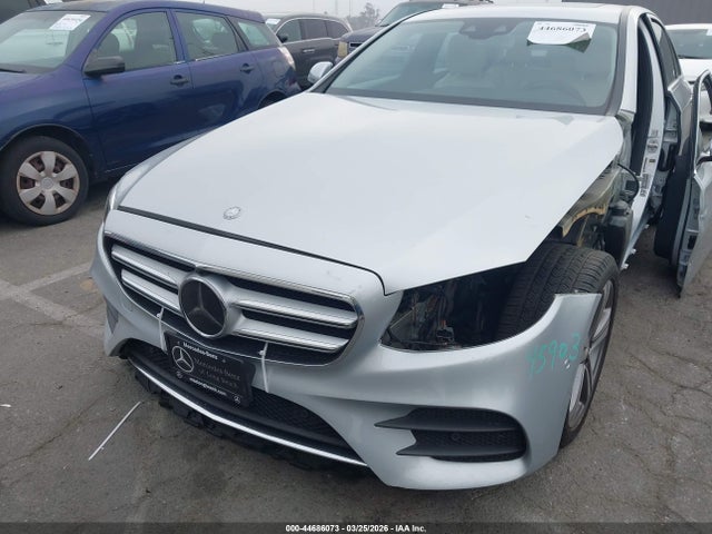 WDDZF4JBXHA116752 Mercedes-Benz E 300