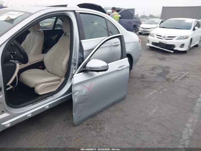 WDDZF4JBXHA116752 Mercedes-Benz E 300
