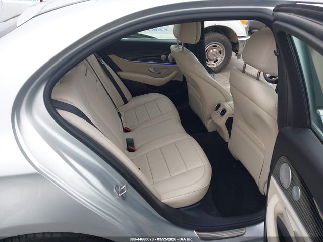 WDDZF4JBXHA116752 Mercedes-Benz E 300