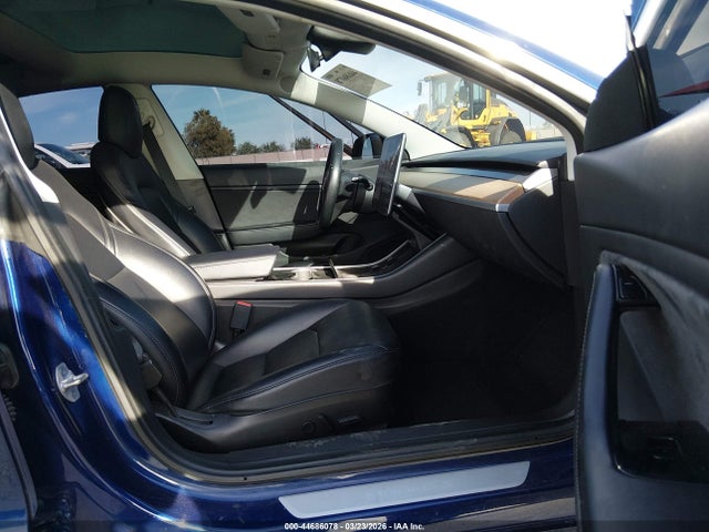 Продаж на аукціоні авто 2018 Tesla Model 3 Long Range/mid Range, vin: 5YJ3E1EA0JF160548, номер лоту: 44686078