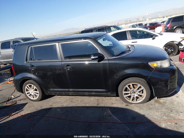 Scion XB 2014 JTLZE4FE4EJ059805 Image 13