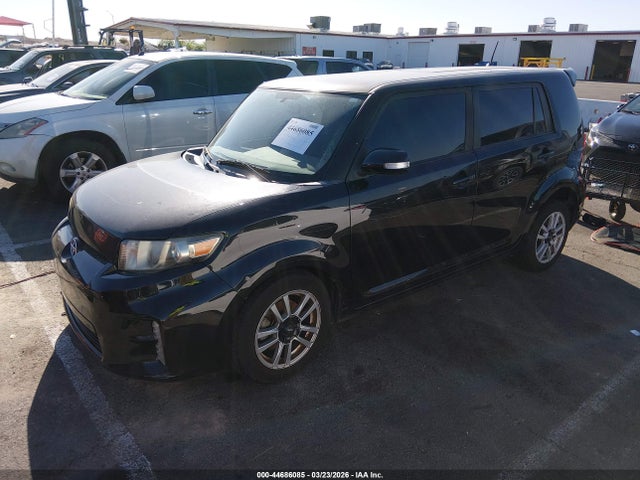 Scion XB 2014 JTLZE4FE4EJ059805 Image 2