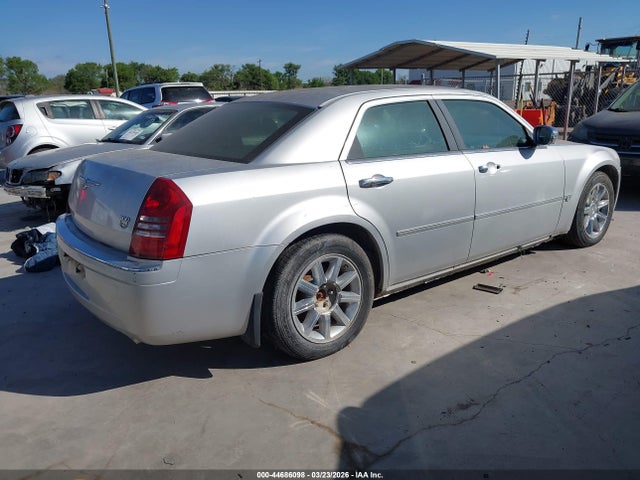2005 CHRYSLER 300C 2C3JA63H75H672585 Photo 3