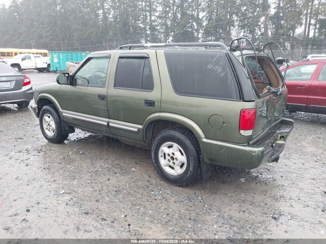 44686120 :رقم المزاد ، 1GNDT13W612228189 vin ، 2001 Chevrolet Blazer Ls مزاد بيع