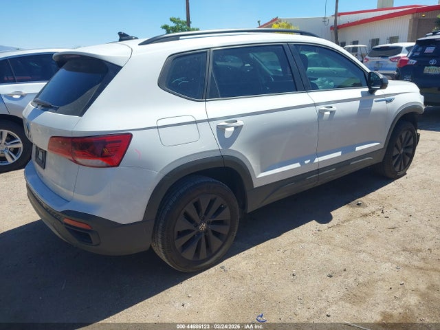 Продаж на аукціоні авто 2022 Volkswagen Taos 1.5t S, vin: 3VVDX7B23NM024061, номер лоту: 44686123