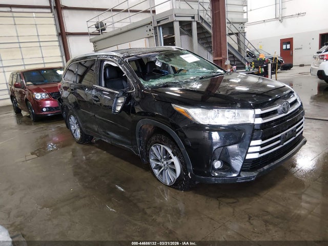 2018 5TDJZRFH3JS541635 main image