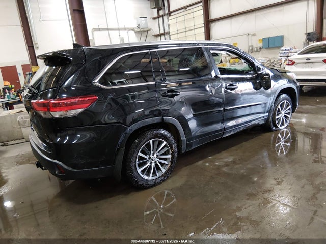 Toyota Highlander Xle 2018 5TDJZRFH3JS541635 Image 4