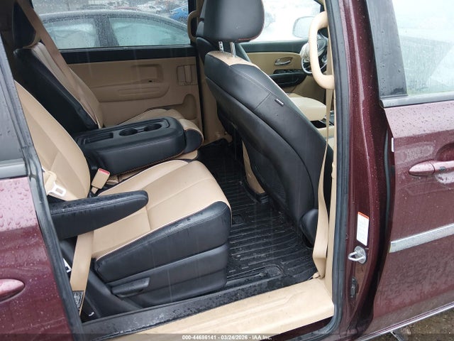 KIA SEDONA LX 2017 KNDMB5C14H6340032 Image 8