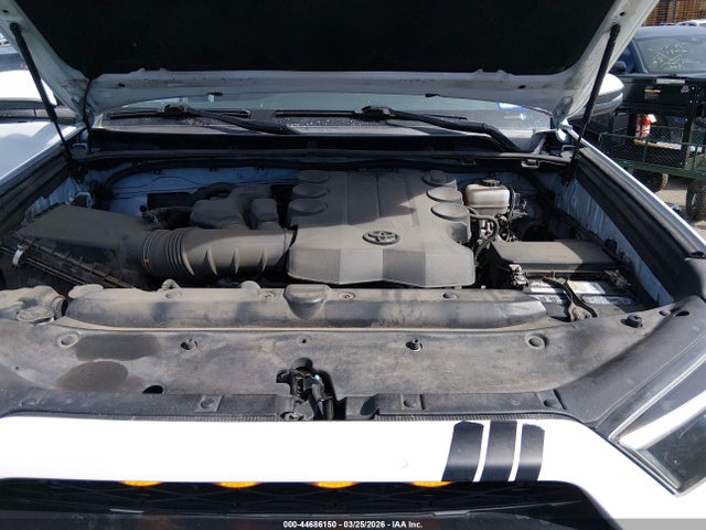 44686150 :رقم المزاد ، JTEBU5JR1H5450127 vin ، 2017 Toyota 4runner مزاد بيع