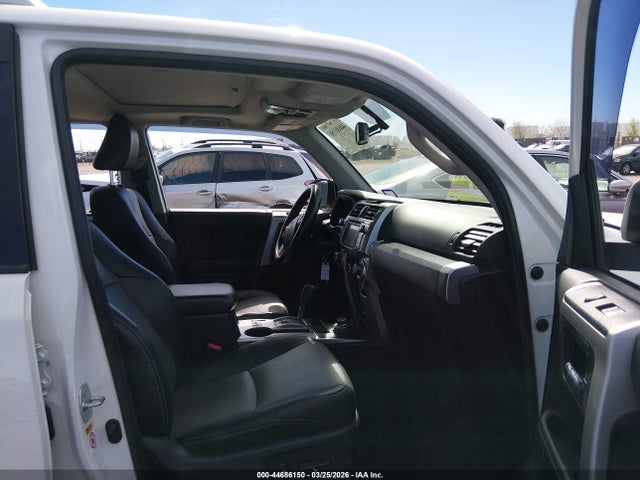 44686150 :رقم المزاد ، JTEBU5JR1H5450127 vin ، 2017 Toyota 4runner مزاد بيع