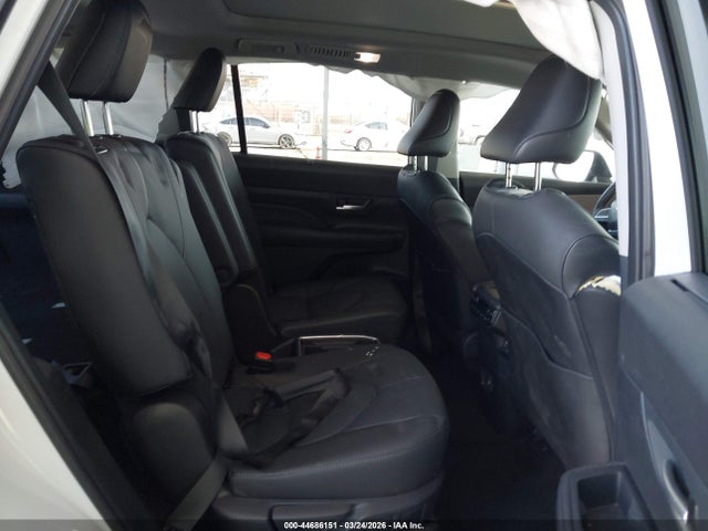 Toyota Grand Highlander Platinum 2025 5TDAAAB53SS074710 Image 8