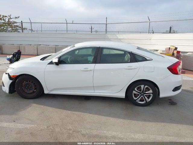 Honda Civic Lx 2018 2HGFC2F51JH564271 Image 14