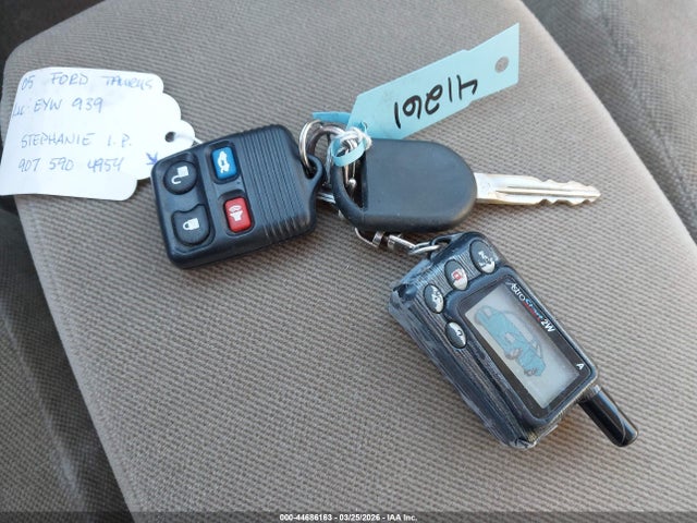 44686163 :رقم المزاد ، 1FAFP56U95A307672 vin ، 2005 Ford Taurus Sel مزاد بيع