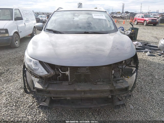 JN1BJ1CR8KW313418 Nissan Rogue Sport Sv