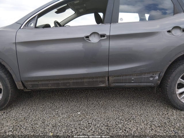 JN1BJ1CR8KW313418 Nissan Rogue Sport Sv