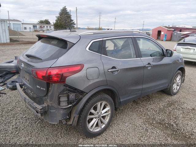 JN1BJ1CR8KW313418 Nissan Rogue Sport Sv