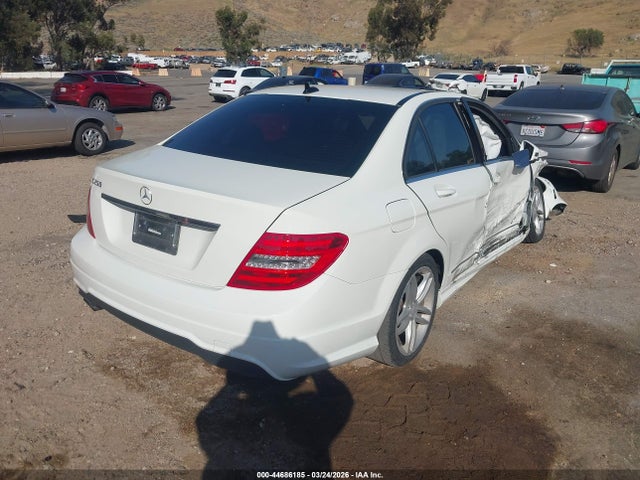 Aukcja sprzedaży 2012 Mercedes-benz C 250 Sport, vin: WDDGF4HBXCA647004, numer aukcji: 44686185