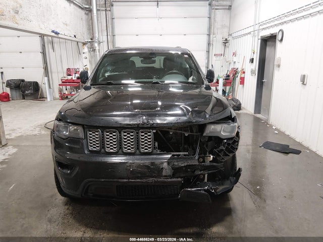1C4RJFAG0JC331065 Jeep Grand Cherokee Altitude 4x4