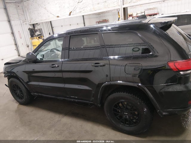 1C4RJFAG0JC331065 Jeep Grand Cherokee Altitude 4x4