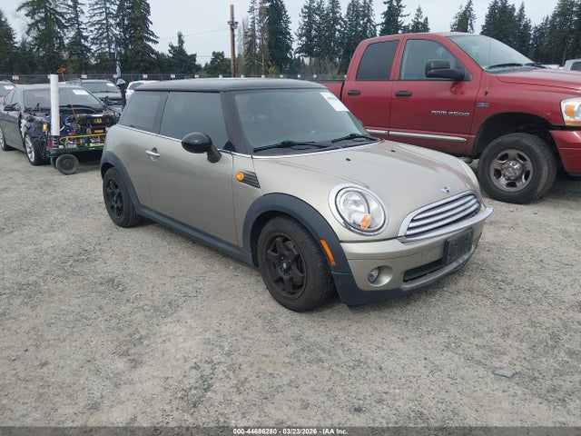 2009 MINI COOPER WMWMF33529TW73793
