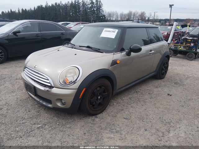 2009 MINI COOPER WMWMF33529TW73793 Photo 1