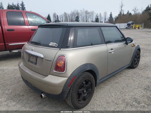 2009 MINI COOPER WMWMF33529TW73793 Photo 3