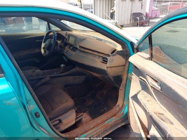 NMTKHMBX4JR054126 Toyota C-hr Xle/xle Premium