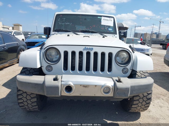 1C4BJWEG5FL537615 Jeep Wrangler Unlimited Sahara