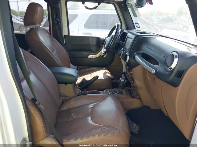 1C4BJWEG5FL537615 Jeep Wrangler Unlimited Sahara