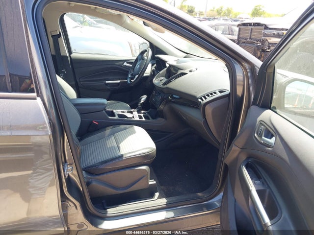 1FMCU0GD9KUB46768 Ford ESCAPE SE
