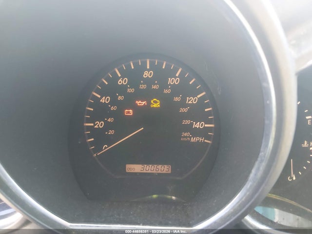 44686381 :رقم المزاد ، 2T2GA31U64C004592 vin ، 2004 Lexus Rx 330 مزاد بيع