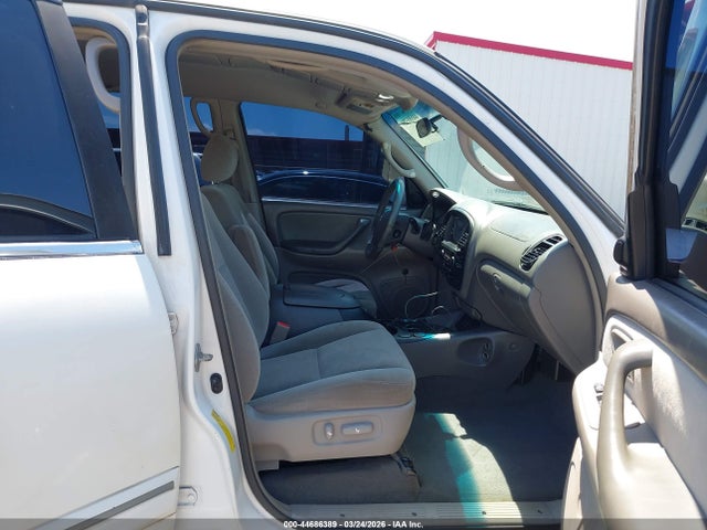 2005 Toyota Sequoia Sr5 V8 მანქანა იყიდება აუქციონზე, vin: 5TDZT34A25S250489, აუქციონის ნომერი: 44686389