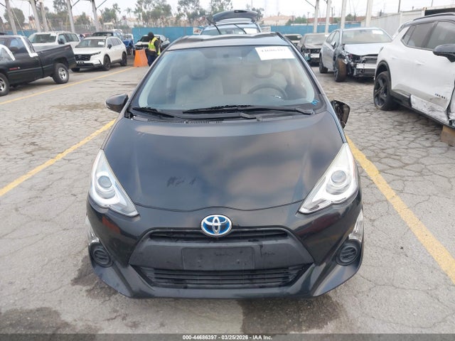 Toyota Prius C One 2015 JTDKDTB35F1103021 Image 12