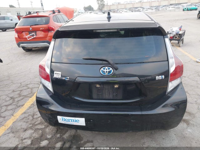 Toyota Prius C One 2015 JTDKDTB35F1103021 Image 16