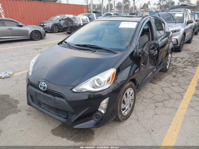 Toyota Prius C One 2015 JTDKDTB35F1103021 Image 2