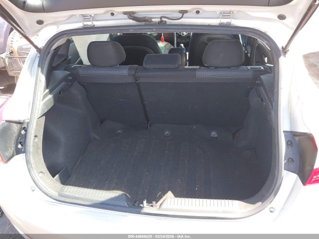 2013 Hyundai Elantra Gt მანქანა იყიდება აუქციონზე, vin: KMHD35LE3DU030293, აუქციონის ნომერი: 44686420